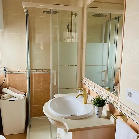 Dona Berenguela 16 Apartament *